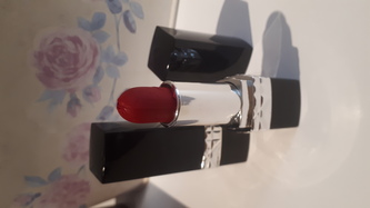 Lippenstift Kirschrot